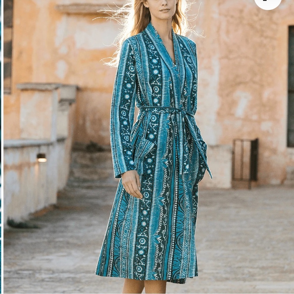 Peruvian Connection Navy and White Robe